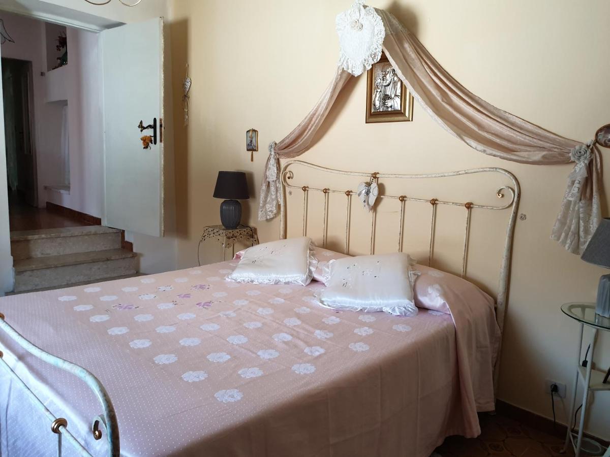 Casa Di Mamma Rosa Castelnuovo Parano Exterior foto