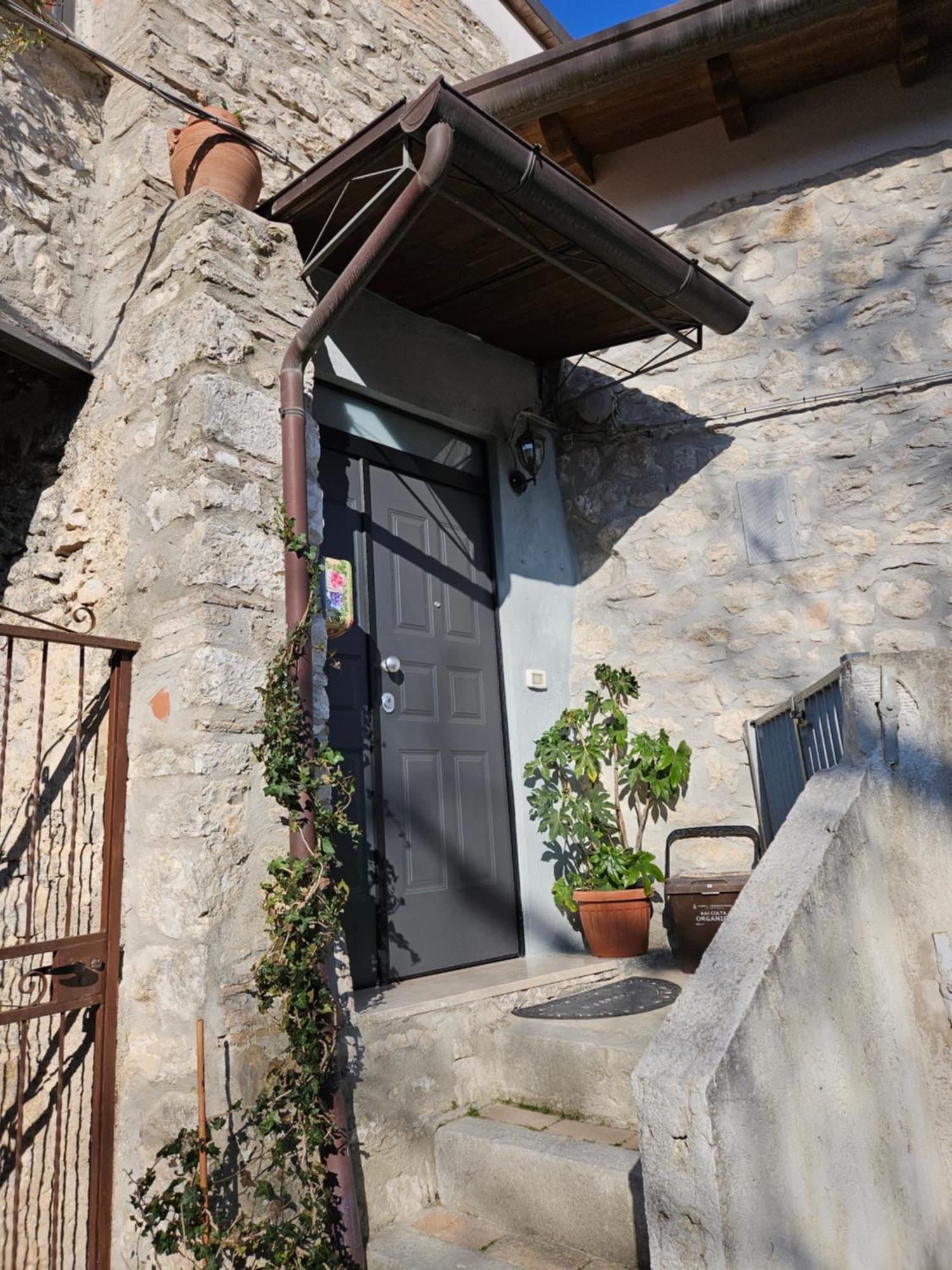 Casa Di Mamma Rosa Castelnuovo Parano Exterior foto