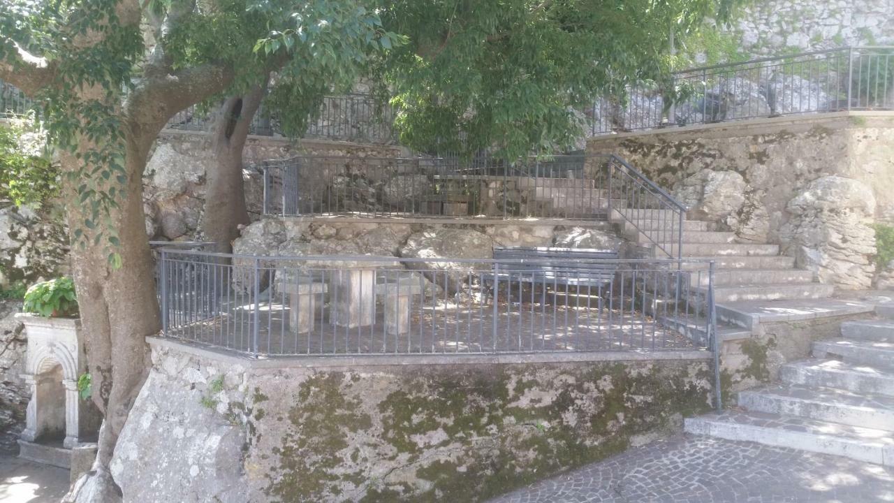 Casa Di Mamma Rosa Castelnuovo Parano Exterior foto